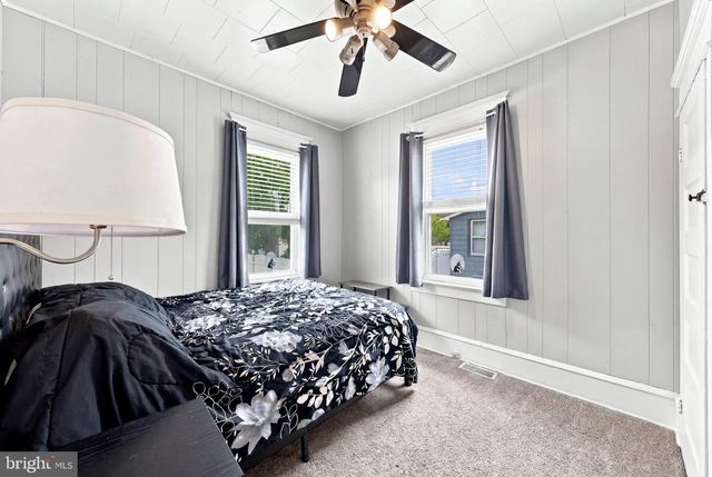 46 W BROAD ST, Gibbstown, NJ 08027