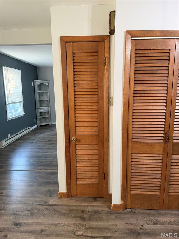 Image 12 of property listing at 423 E Fayette Street, Pittsfield, IL 62363
