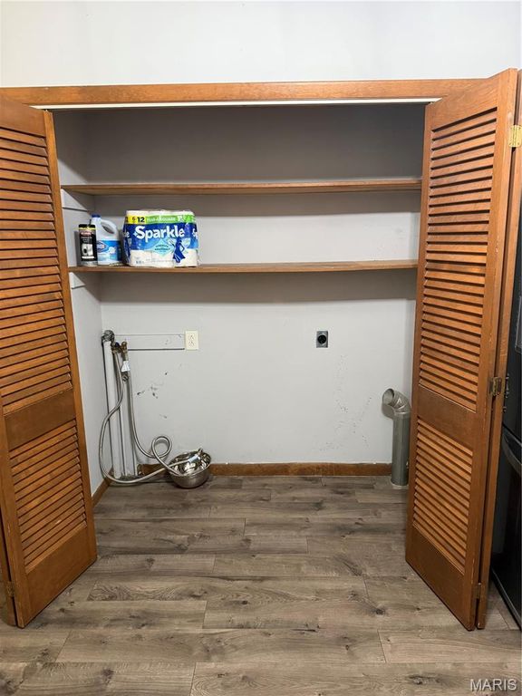 Image 13 of property listing at 423 E Fayette Street, Pittsfield, IL 62363