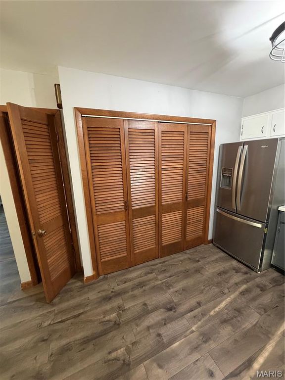 Image 10 of property listing at 423 E Fayette Street, Pittsfield, IL 62363