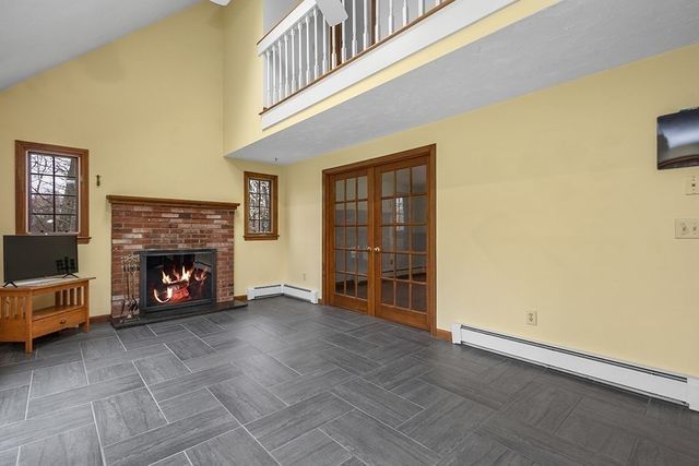 7 Neck Hill Rd, Mendon, MA 01756