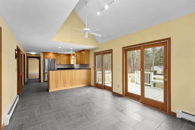 7 Neck Hill Rd, Mendon, MA 01756