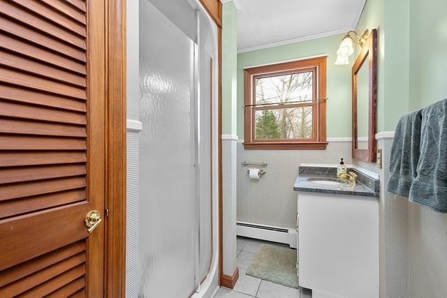 7 Neck Hill Rd, Mendon, MA 01756