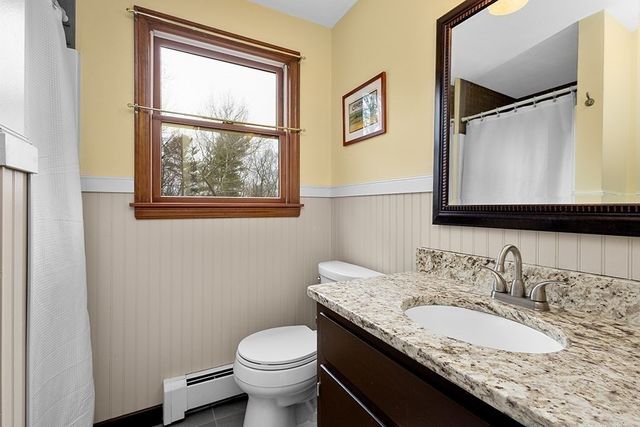 7 Neck Hill Rd, Mendon, MA 01756