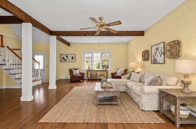 7 Neck Hill Rd, Mendon, MA 01756