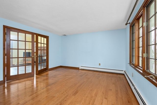 7 Neck Hill Rd, Mendon, MA 01756