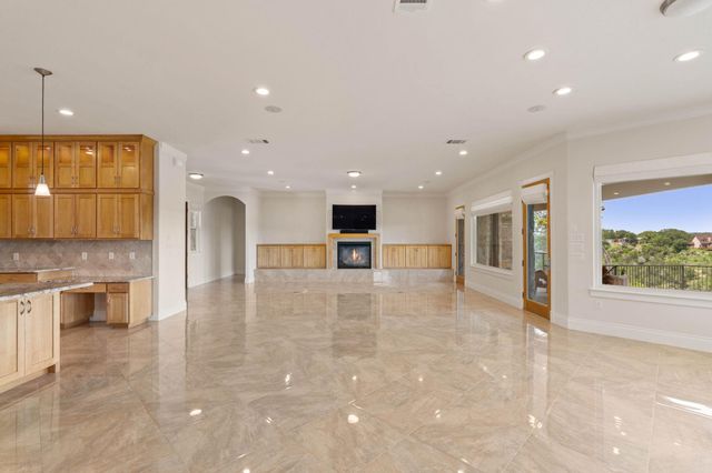 128 Carol CV, Spicewood, TX 78669