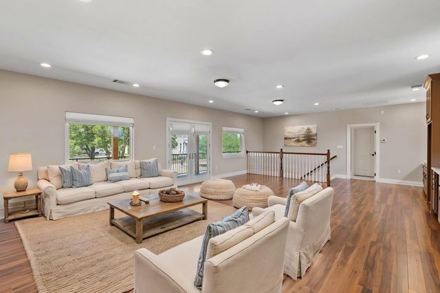 128 Carol CV, Spicewood, TX 78669