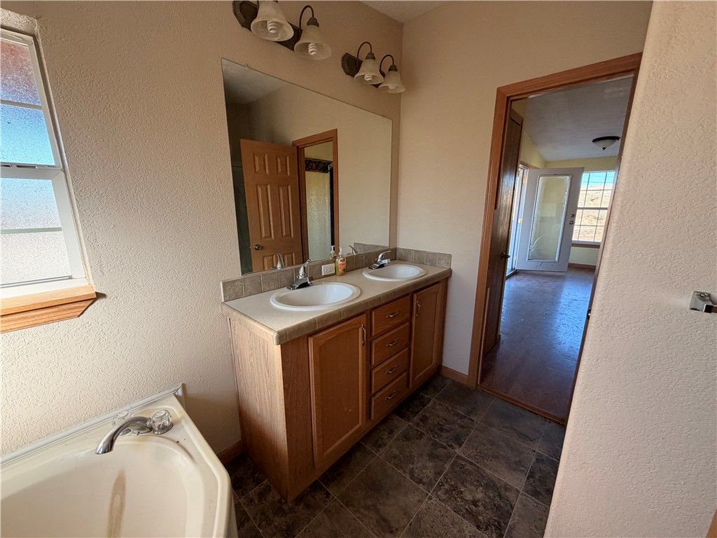 314 Oilfield Road, Glendive, MT 59326 photo 28