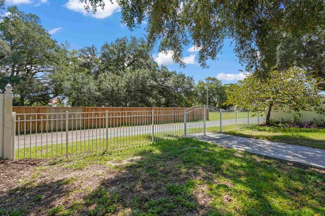 5117 S 1st St., Murrells Inlet, SC 29576