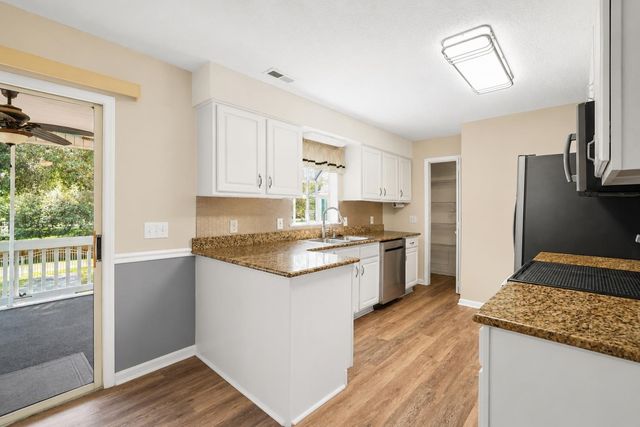 5117 S 1st St., Murrells Inlet, SC 29576