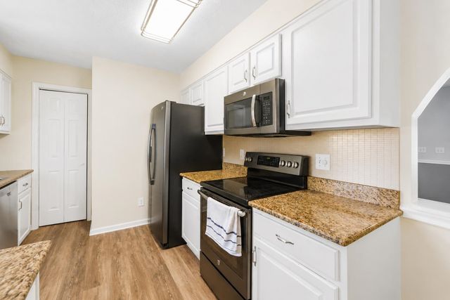5117 S 1st St., Murrells Inlet, SC 29576