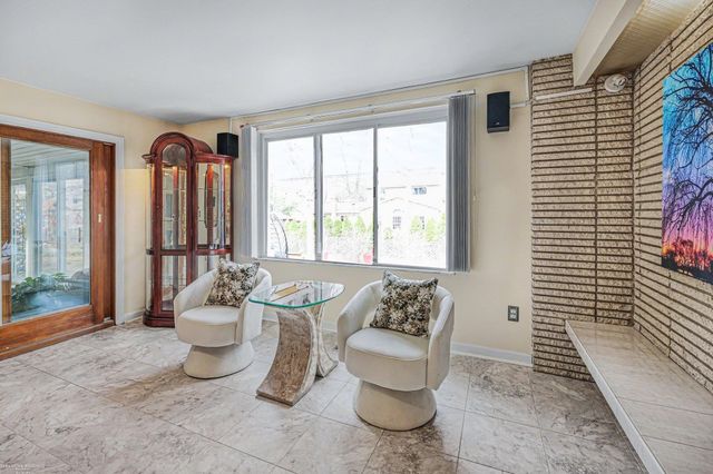 16371 Timberview Drive, Clinton Township, MI 48036