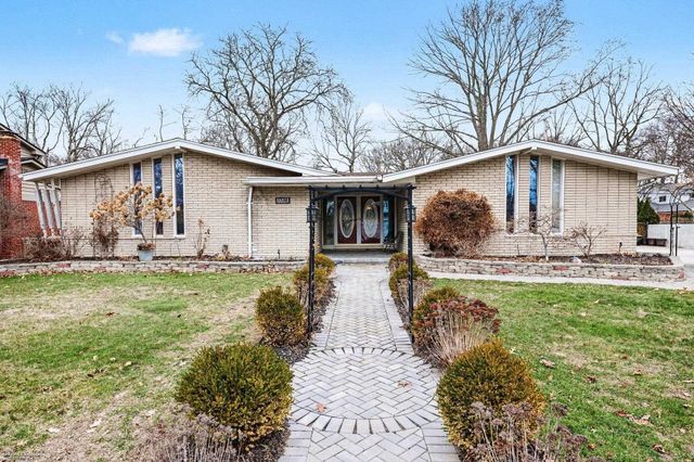 16371 Timberview Drive, Clinton Township, MI 48036