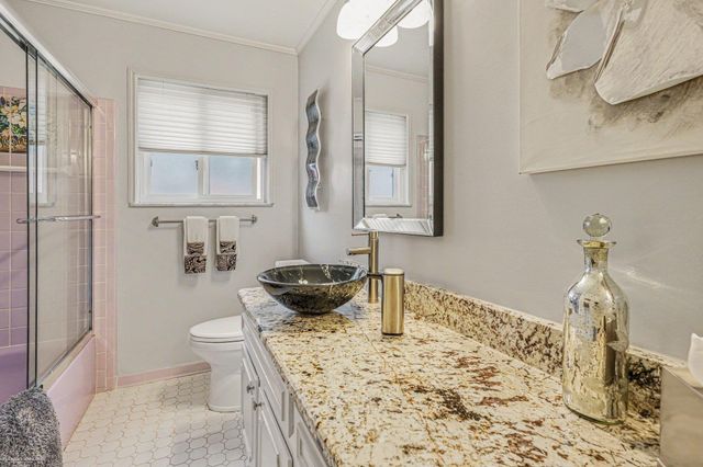 16371 Timberview Drive, Clinton Township, MI 48036