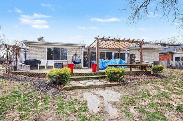 16371 Timberview Drive, Clinton Township, MI 48036