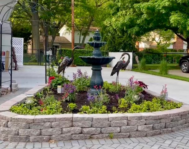 16371 Timberview Drive, Clinton Township, MI 48036