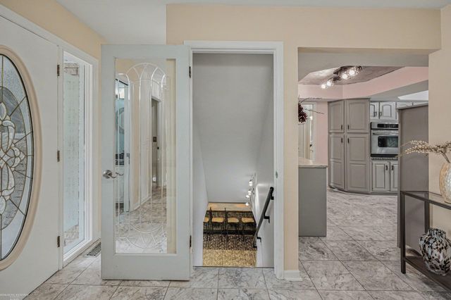 16371 Timberview Drive, Clinton Township, MI 48036