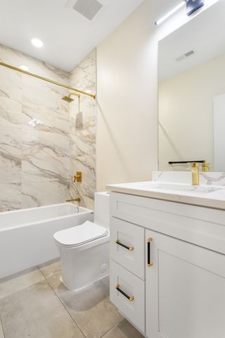 4605 S Saint Lawrence Avenue 201, Chicago, IL 60653