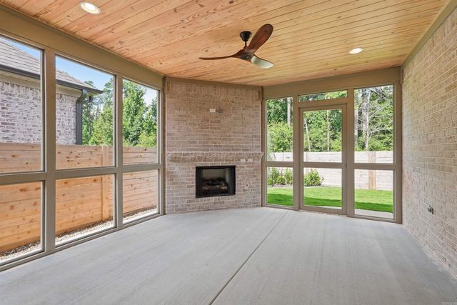 135 Woodlands Park Drive, Little Rock, AR 72211