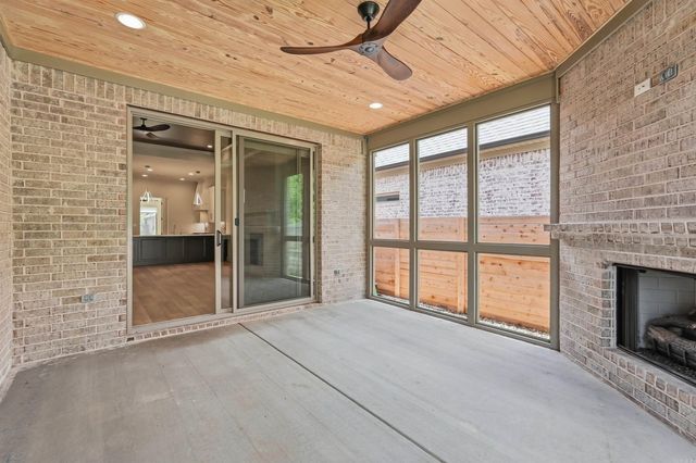 135 Woodlands Park Drive, Little Rock, AR 72211