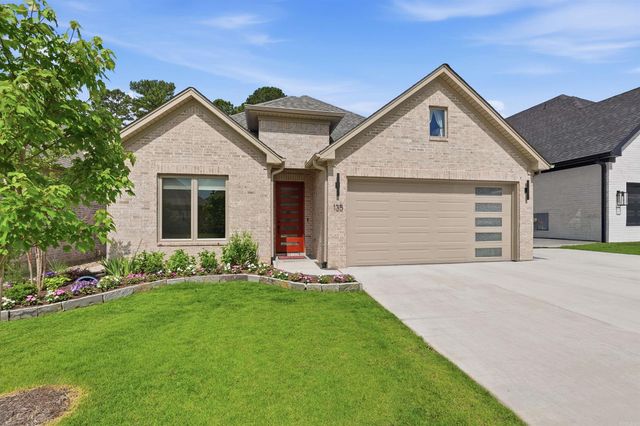 135 Woodlands Park Drive, Little Rock, AR 72211
