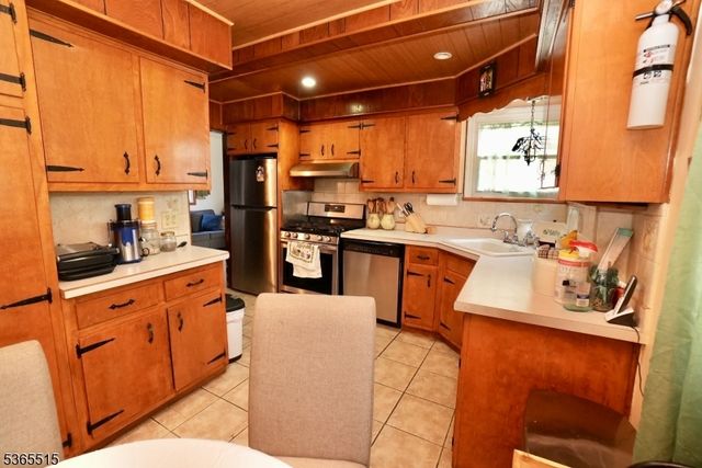 17 Garden Ave, Belleville Twp., NJ 07109