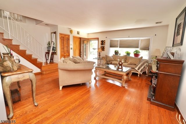 17 Garden Ave, Belleville Twp., NJ 07109