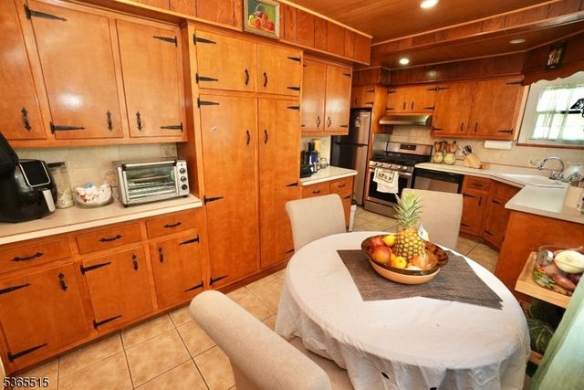 17 Garden Ave, Belleville Twp., NJ 07109