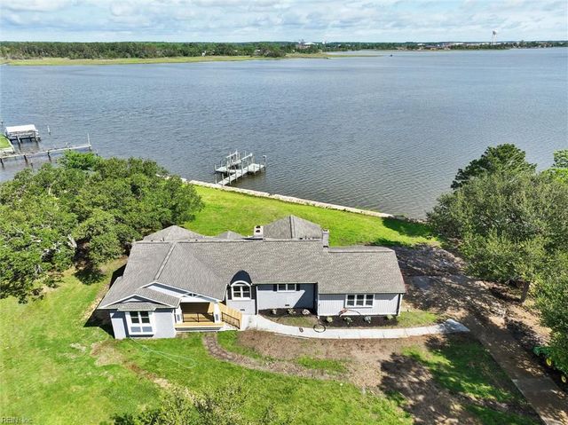12 Lands End CIR, Hampton, VA 23669