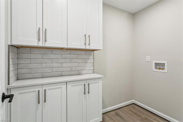 12 Lands End CIR, Hampton, VA 23669
