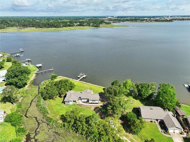 12 Lands End CIR, Hampton, VA 23669