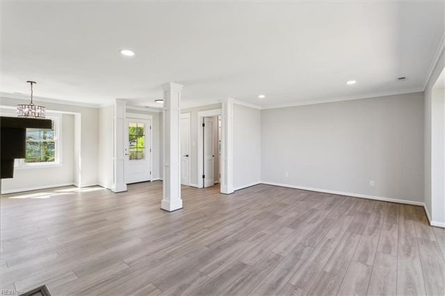 12 Lands End CIR, Hampton, VA 23669