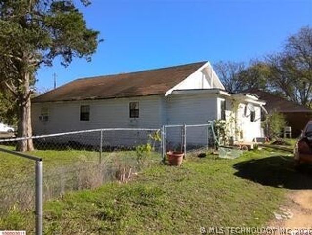 702 NE 2nd Avenue, Ardmore, OK 73401