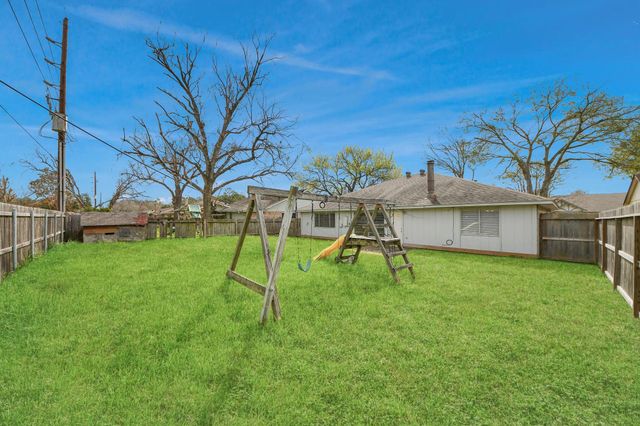 13602 Piney Oaks Drive, Houston, TX 77065