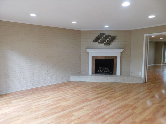 472 N Post Oak Lane, Houston, TX 77024
