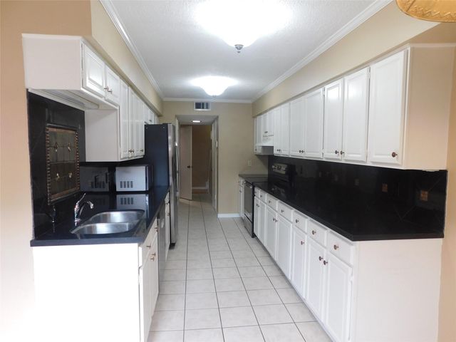 472 N Post Oak Lane, Houston, TX 77024