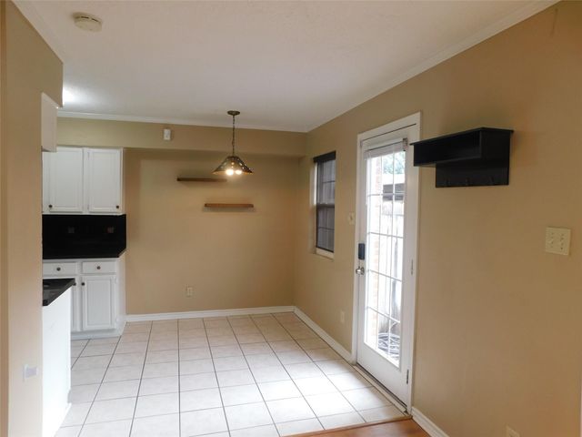 472 N Post Oak Lane, Houston, TX 77024