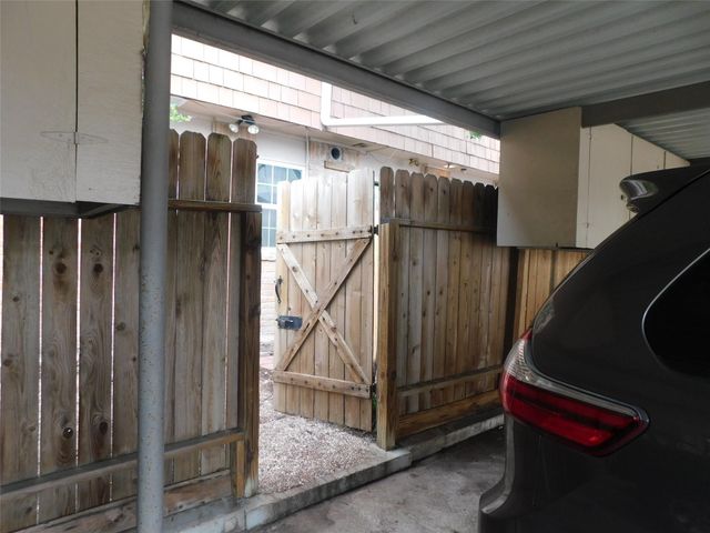 472 N Post Oak Lane, Houston, TX 77024