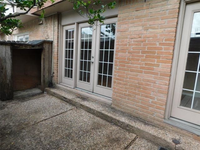 472 N Post Oak Lane, Houston, TX 77024