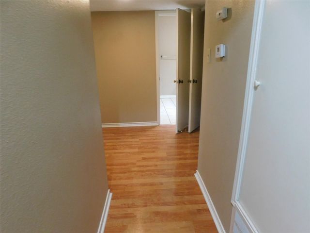 472 N Post Oak Lane, Houston, TX 77024