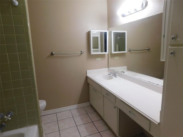 472 N Post Oak Lane, Houston, TX 77024
