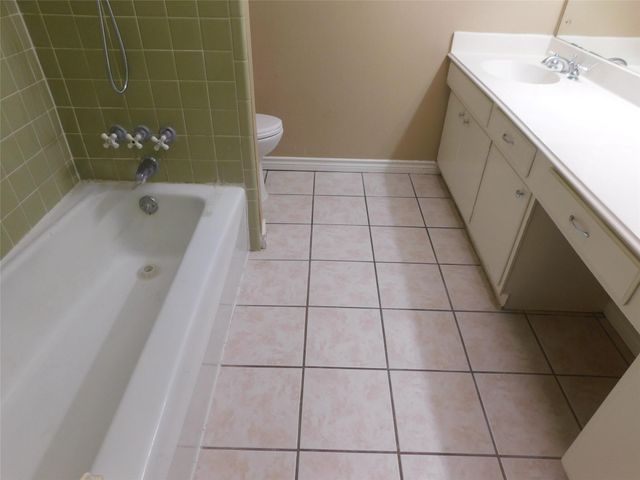 472 N Post Oak Lane, Houston, TX 77024