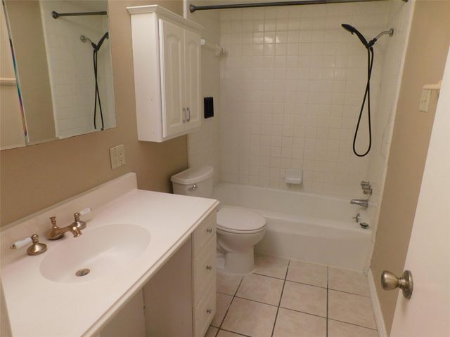 472 N Post Oak Lane, Houston, TX 77024