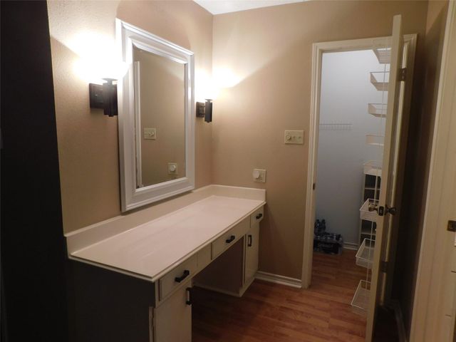 472 N Post Oak Lane, Houston, TX 77024