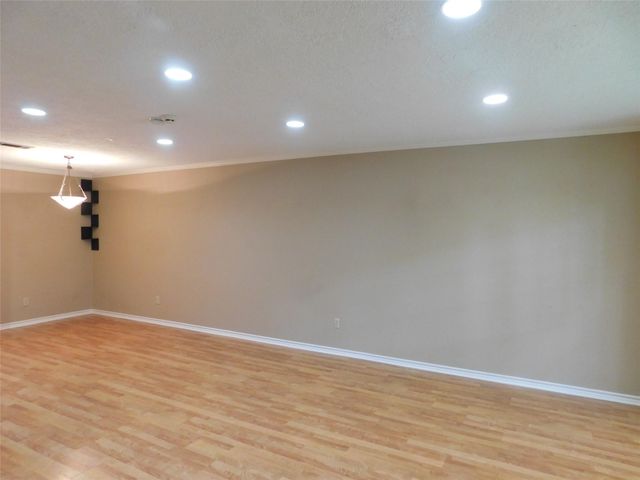 472 N Post Oak Lane, Houston, TX 77024