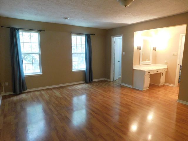 472 N Post Oak Lane, Houston, TX 77024