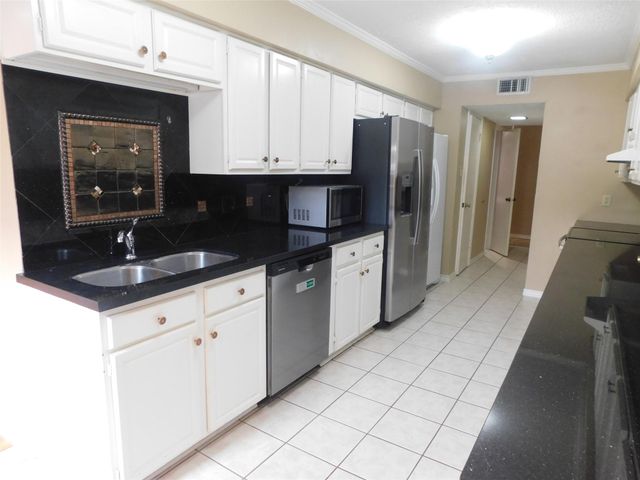 472 N Post Oak Lane, Houston, TX 77024