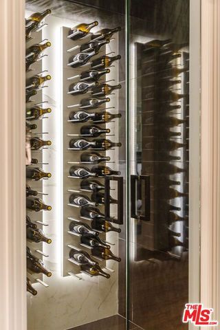 10560 Bradbury Road, Los Angeles, CA 90064