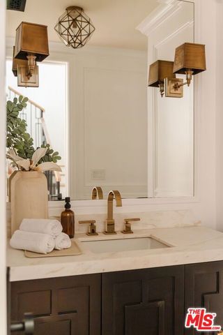 10560 Bradbury Road, Los Angeles, CA 90064